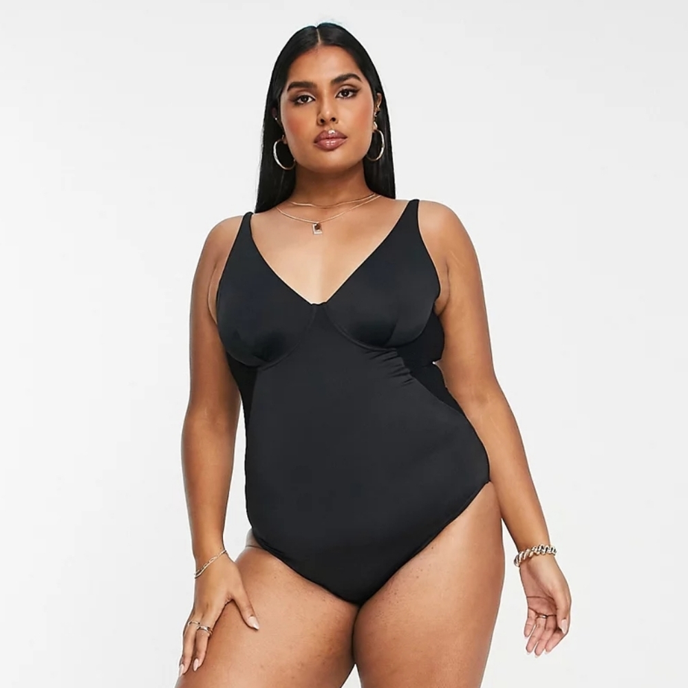 NWT Underwire black bathing suit